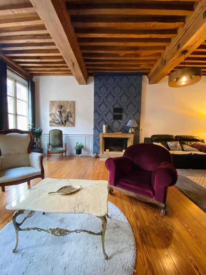 Vaste Appartement Centre Historique De โดล ภายนอก รูปภาพ